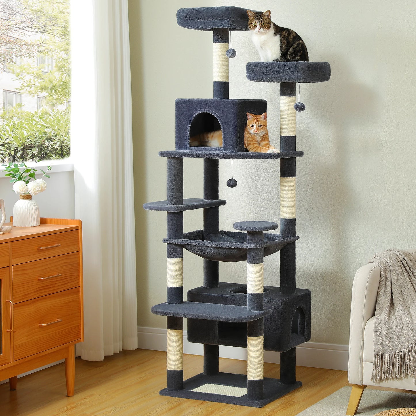 Grand arbre à chat et tour pour chats d'intérieur avec poteaux à griffer recouverts de sisal, hamac spacieux, perchoirs rembourrés, condos et jouets pour chats